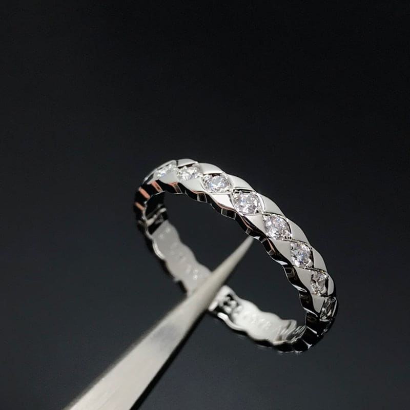 18K  Chanel Coco Crush Mini Diamonds Ring