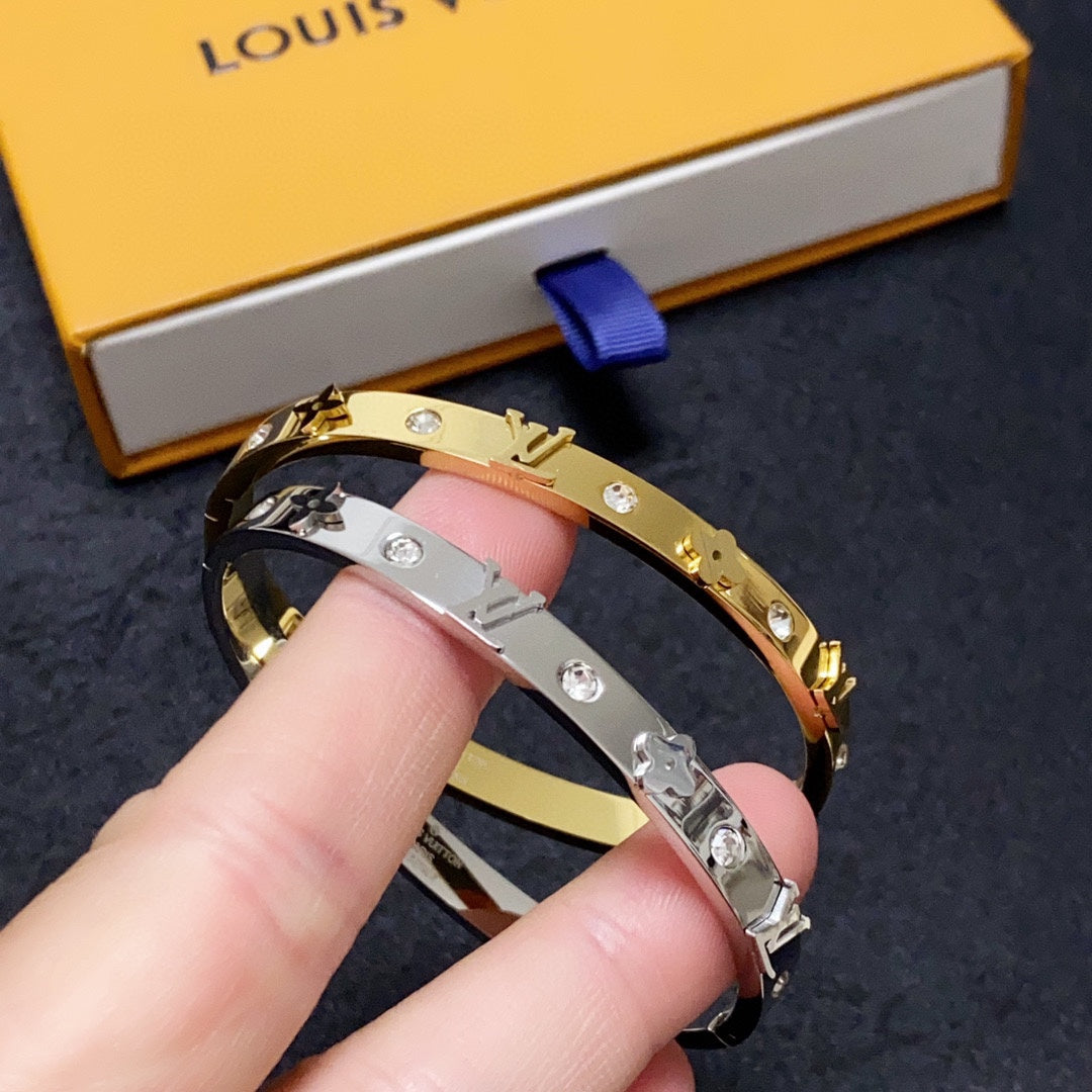 18K Louis Vuitton Diamonds Bracelet